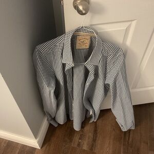 Selling my Holesster shirt